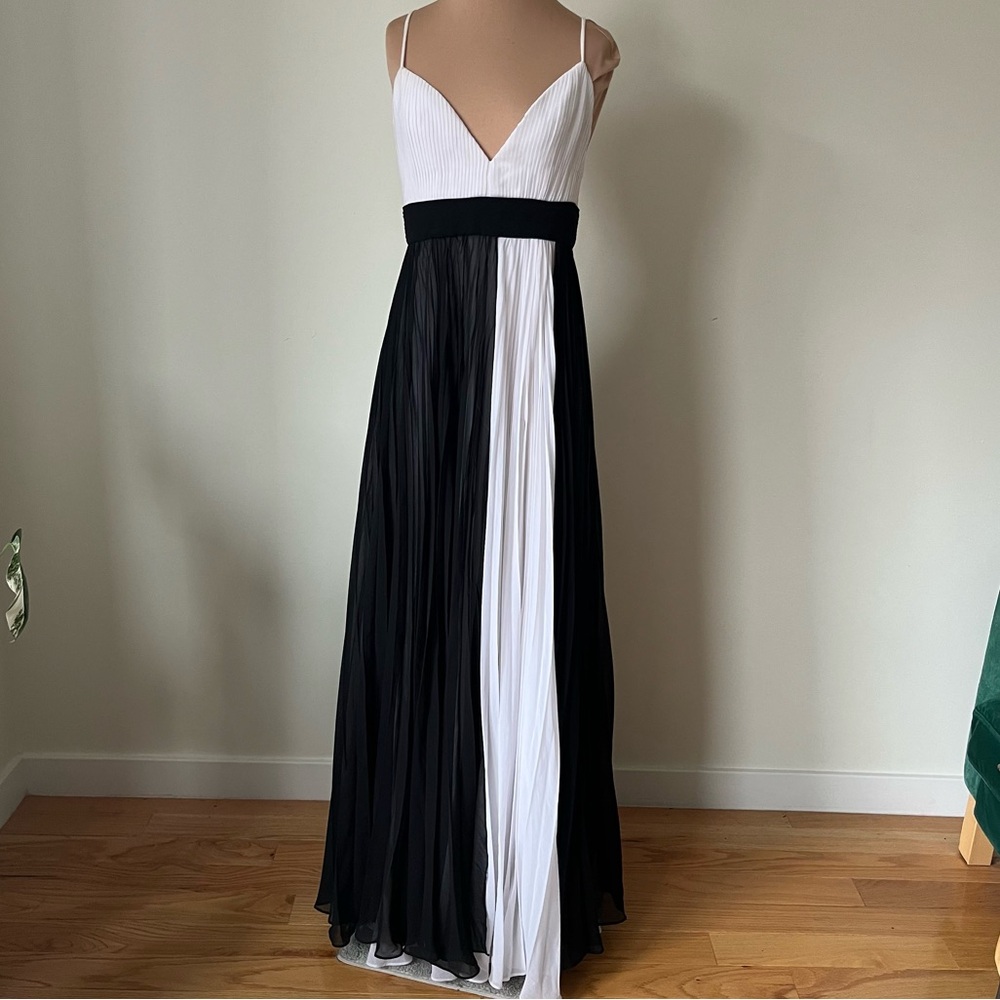 Fame & Partners Pleated Black White Color Block V Neck Maxi Formal Dress NWT 8
